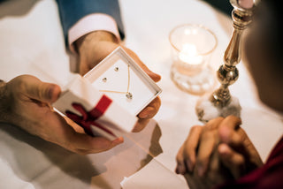 Eraya Style: The Ultimate Guide to Keypoint Jewelry for Couples and Your Loved Ones