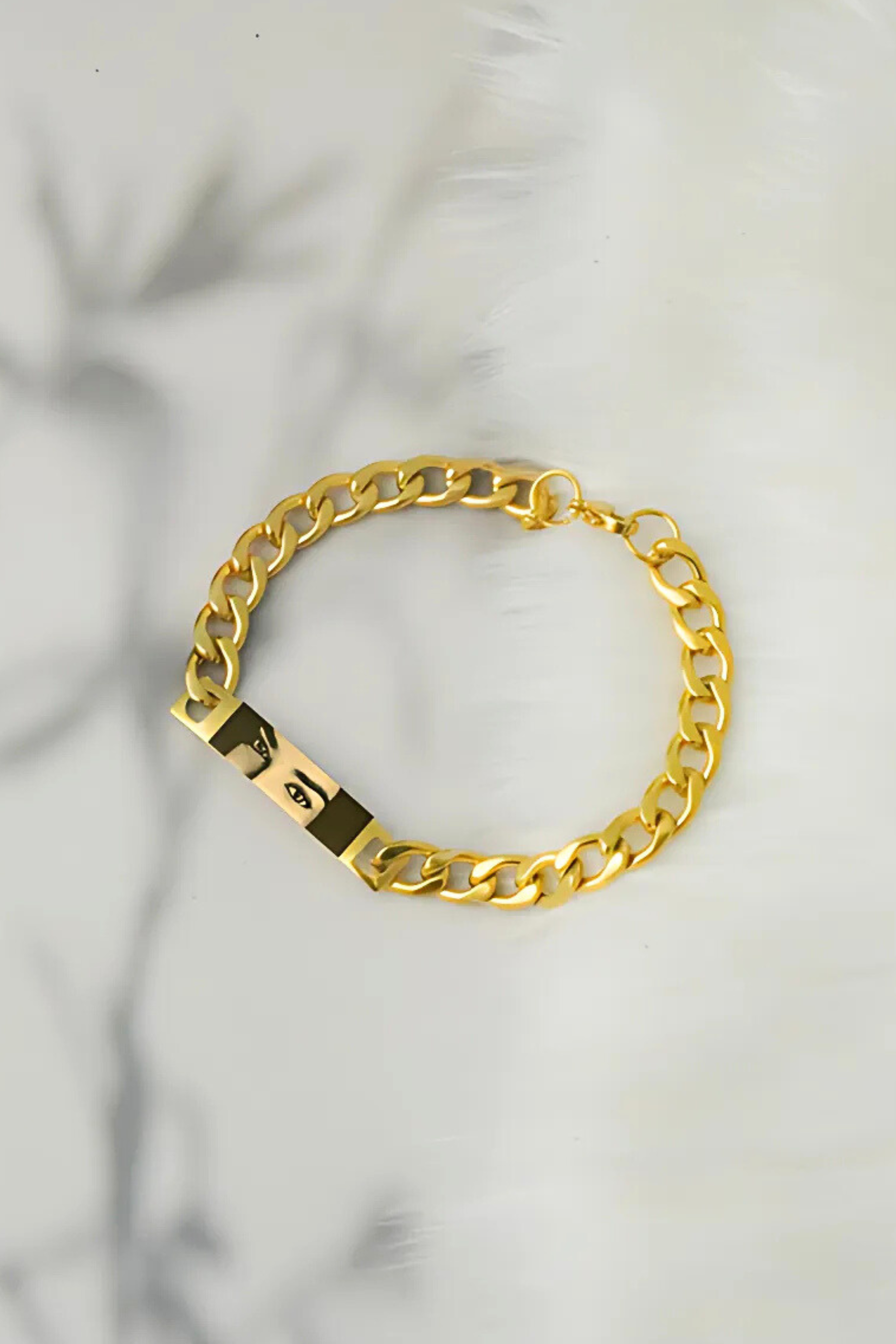 Customized Jewelry golden bracelet